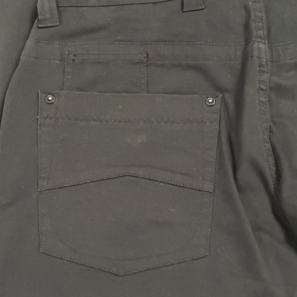 Armani Jeans - Picture 3 of 8